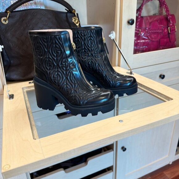 Gucci Double G Logo Leather Booties Size 37.5 - Picture 3 of 5